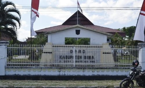 Kantor DPRD Kabupaten Bima. (Iba/Ist)