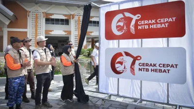 Gubernur Nusa Tenggara Barat (NTB), Lalu Muhamad Iqbal, secara resmi meluncurkan rangkaian peringatan Hari Ulang Tahun (HUT) ke-67 Provinsi NTB usai memimpin Apel Siaga Darurat Bencana 2025/2026 di Lapangan Bumi Gora, Kantor Gubernur NTB, Jumat (28/11). (Iba/Ist)