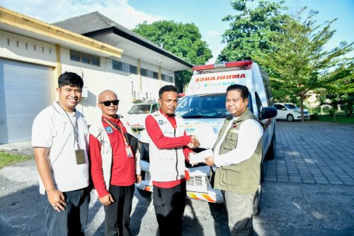 Tim Medis Bank NTB Syariah yang akan diberangkatkan ke Aceh untuk pemulihan pasca banjir di Aceh. (Iba)