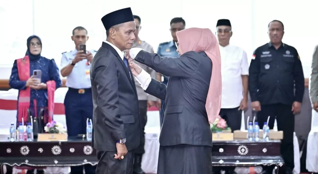 Fakhruddin saat dilantik menjadi anggota DPRD NTB menggantikan (alm) Asaat Abdullah dari Fraksi Nasdem. (Iba/Ist)