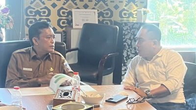 Ketua DPD Gerindra Lalu Fathul Bahri bersama Ketua OKK yang juga ketua Fraksi DPRD NTB Sudirsah Sujanto membahas khusus terkait dugaan skandal perselingkuhan Ketua DPC Gerindra Dompu yang juga menjabat Bupati Dompu, Senin 30 Maret 2026 di Lombok Tengah. (Iba)