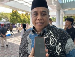 Ketua Panitia Halal Bihalal Rukun Keluarga Bima Pulau Lombok (RKBPL) Abdul Rauf. (Iba)