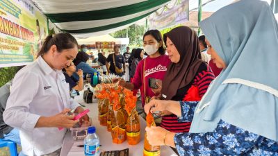 Dalam rangka memperingati Hari Ulang Tahun (HUT) ke-76 Satuan Polisi Pamong Praja (Satpol PP) dan ke-64 Satuan Perlindungan Masyarakat (Linmas), Satpol PP Provinsi Nusa Tenggara Barat (NTB) bersinergi dengan Dinas Pertanian dan Ketahanan Pangan NTB menggelar Gerakan Pangan Murah (GPM) di halaman kantor Satpol PP NTB, Senin (27/4/2026).