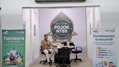 Pojok NTB Syariah di pasar ACC Ampenan. (Iba)