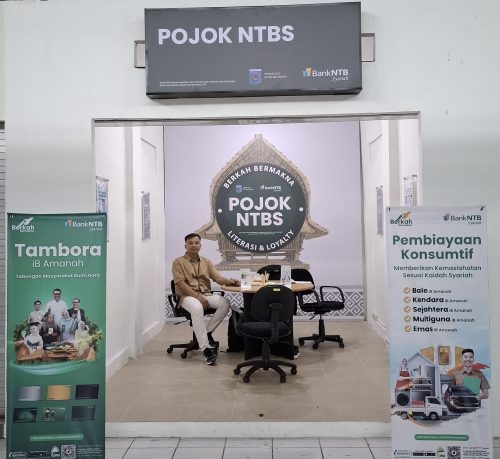 Pojok NTB Syariah di pasar ACC Ampenan. (Iba)