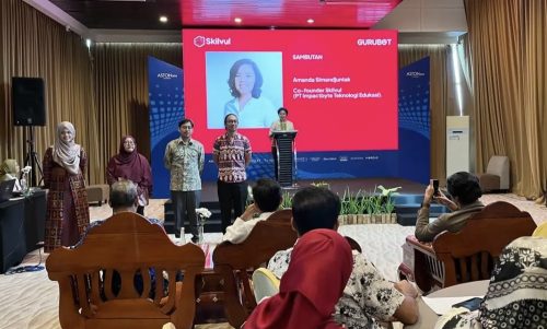 Seminar GuruBot Awareness Lombok yang diikuti guru untuk mendongkrak literasi dan numerasi di NTB, di Ballroom Aston Inn Mataram, Rabu 20 Mei 2026. (Iba)