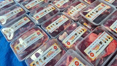 Ribuan paket daging kurban PKS NTB untuk dibagikan ke penerima manfaat. (Iba)