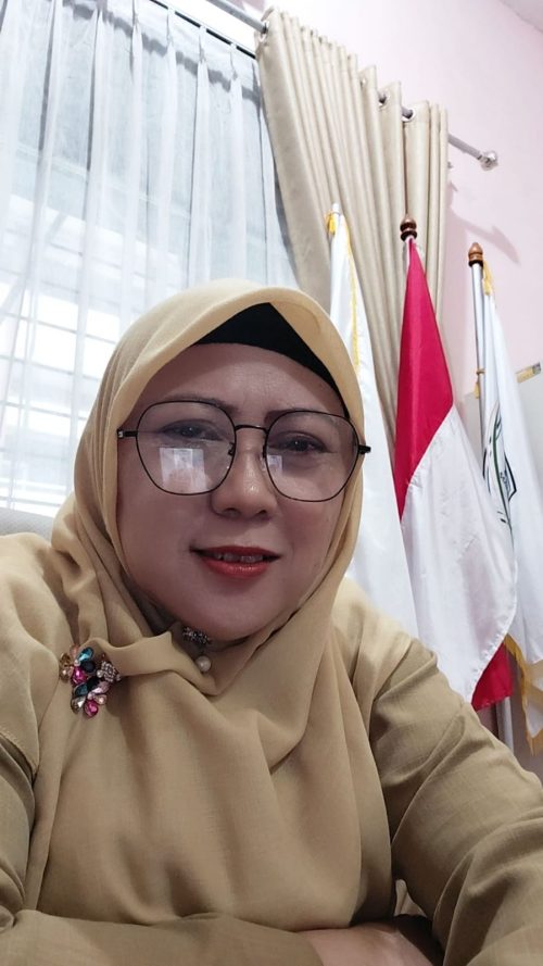 Kepala SMA Negeri 9 Mataram Nengah Istiqomah. (Iba)