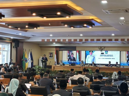 Gubernur NTB Lalu Muhamad Iqbal saat memberikan sambutan pada paripurna penyerahan LHP BPK RI tahun 2025, Jumat 5 Juni 2026. (Iba)