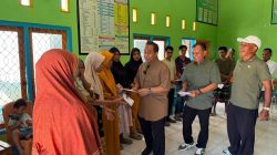 Korban Kebakaran Desa Lido Terima Bantuan dari Anggota DPR RI Mori Hanafi