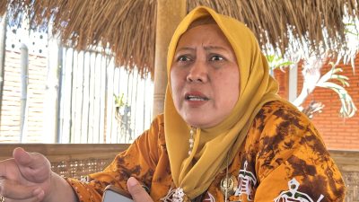 Kepala SMA Negeri 9 Mataram Nengah Istiqomah. (Iba)