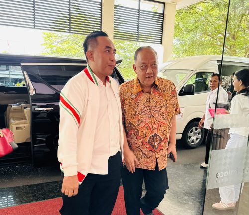 Ketua Umum KONI NTB Mori Hanafi bersama Ketua Umum KONI Pusat Marciano Norman. (Iba)