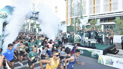 PT Bank NTB Syariah memeriahkan peringatan Hari Ulang Tahun (HUT) ke-62 melalui penyelenggaraan RIMO RUN 2026, yang diikuti ribuan peserta dari berbagai kalangan di Kantor Pusat Bank NTB Syariah, Sabtu (4/7). (Iba)