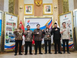 Gubernur NTB Resmi Terima SK Tuan Rumah PON XXII 2028