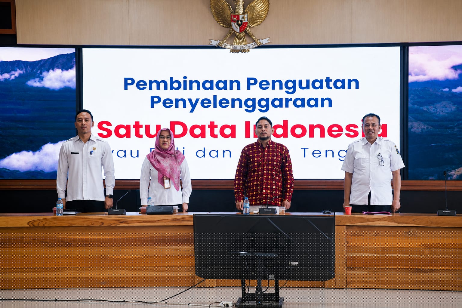 Kementerian PPN/Bappenas secara khusus menunjuk Provinsi Nusa Tenggara Barat (NTB) sebagai tuan rumah penyelenggaraan Pembinaan Penguatan Penyelenggaraan Satu Data Indonesia (SDI) tahun 2026 untuk wilayah Pulau Bali, dan Nusa Tenggara. (Iba)