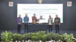 Bank NTB Syariah resmi kembali menjadi penyalur Kredit Usaha Rakyat (KUR) pada 2026 setelah menandatangani Perjanjian Kerja Sama Pembiayaan (PKP) KUR bersama Kementerian Usaha Mikro, Kecil, dan Menengah (UMKM) RI. (Iba)