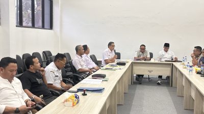 RDP Komisi IV DPRD NTB dengan Kepala Dinas PUPR/PKP NTB serta perwakilan kontraktor soal jalan Lenangguar-Lunyuk. (Iba)