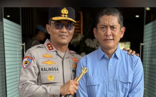 Kapolda NTB Irjen Pol Kalingga Rendra Raharja bersama pembinaan APRI NTB Imam Haramain. (Iba)