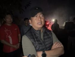 Baru Tiba dari NTT, Gubernur NTB Langsung Tancap Gas Turun di Tengah Kebakaran Sade