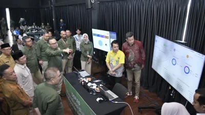 DSPAD diperkenalkan Bank NTB Syariah pada Senin (6/7) di Kantor Pusat Bank NTB Syariah, Jalan Udayana, Mataram. Inovasi tersebut menjadi salah satu langkah strategis perseroan dalam mendukung digitalisasi tata kelola pemerintahan sekaligus mengoptimalkan Pendapatan Asli Daerah (PAD) di Nusa Tenggara Barat. (Iba)