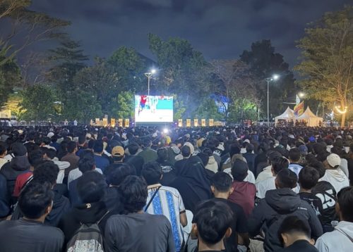 Pemerintah Provinsi Nusa Tenggara Barat (NTB) menyampaikan apresiasi dan terima kasih kepada seluruh masyarakat yang telah menyukseskan kegiatan nonton bareng (nobar) Final Piala Dunia FIFA 2026 di Halaman Bumi Gora, Kantor Gubernur NTB, Senin (20/7). (Iba)