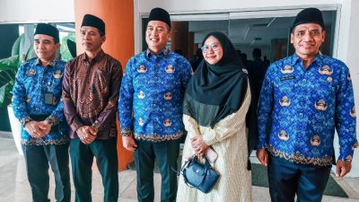 Gubernur NTB Lalu Muhamad Iqbal bersama Kafilah NTB di Semarang. (Iba)