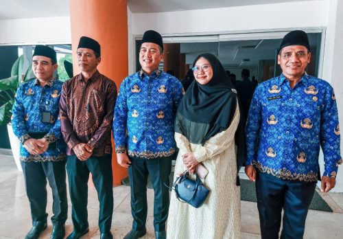 Gubernur NTB Lalu Muhamad Iqbal bersama Kafilah NTB di Semarang. (Iba)