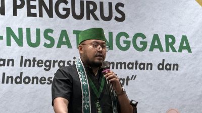 Ketua Umum PB HMI MPO Handy Muharam Nataprawira saat memberikan sambutan pada pelantikan HMI Badko Bali Nusra, Sabtu 17 Oktober 2026 di Mataram. (Iba)